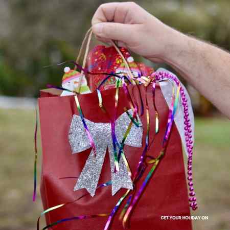 New Years eve countdown bags for kids! Midnight kisses and party favors inside.
