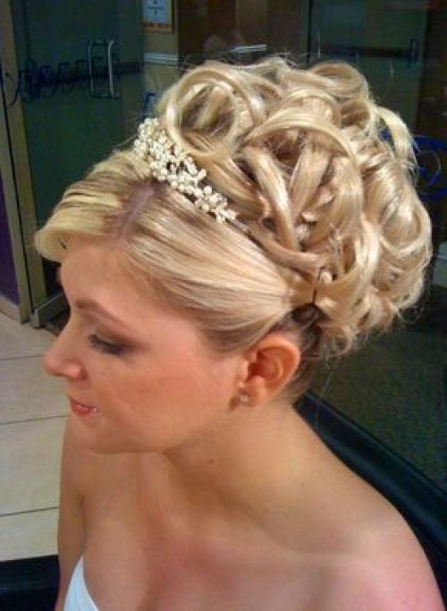 7 Gorgeous Hair Updos