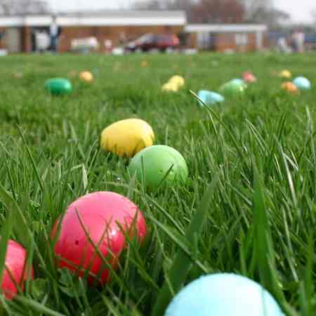 10 Ways To Make A Creative Easter Egg Hunt with tips and ideas to have it be really creative.