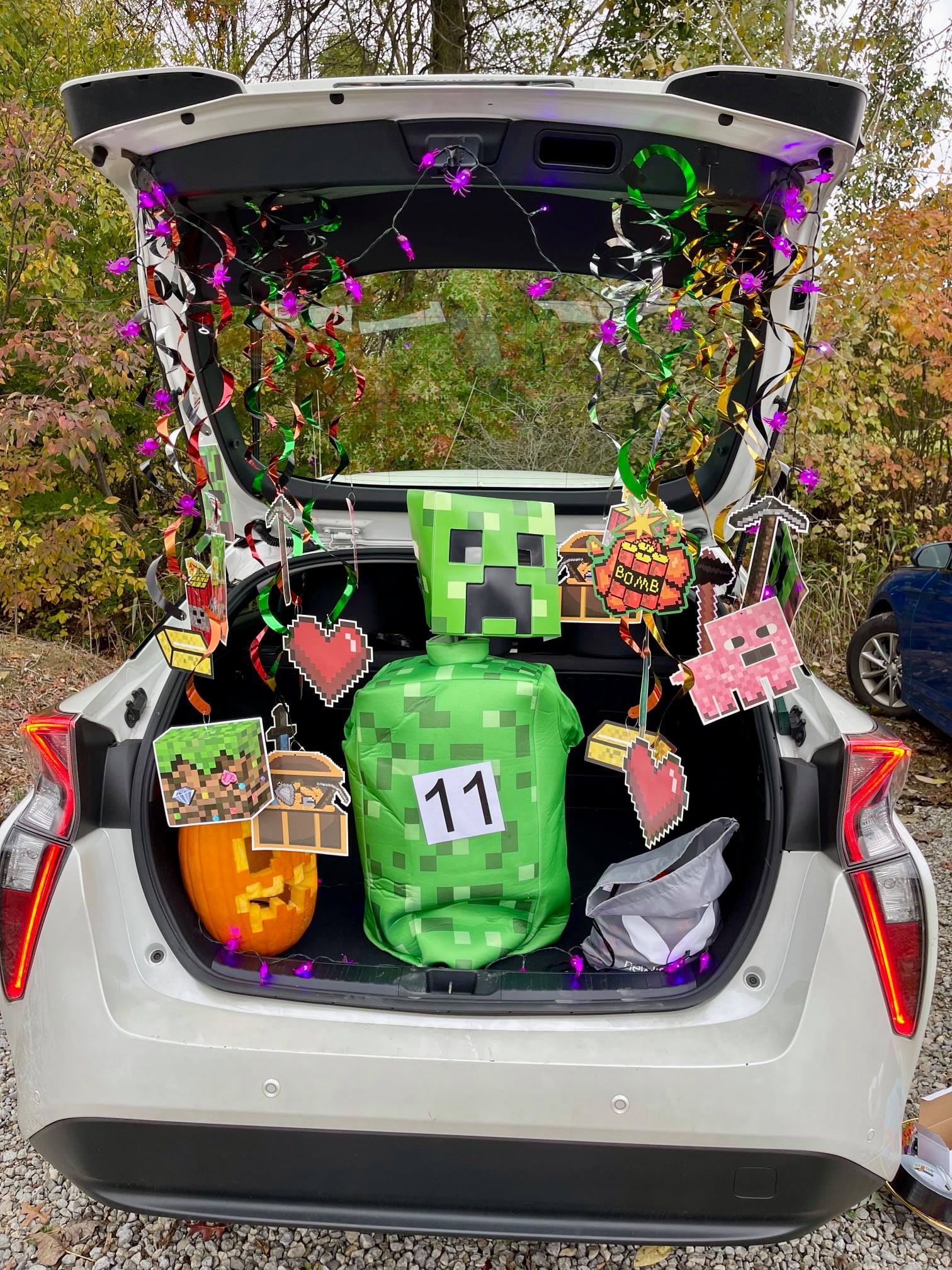 Kids Crafting Halloween Decorations Kids crafting Halloween decorations for trunk decorating for Minecraft