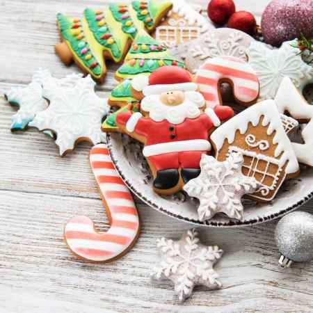 Easy Holiday Cookies to gift to family and friends! #cookies #cookieexchange