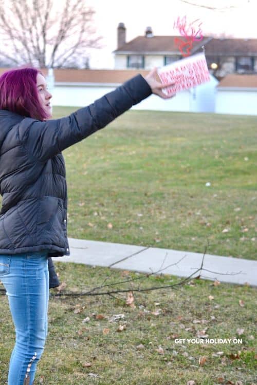 Easy Valentine's Day games for kids! #minutetowinit #heart #play #diys