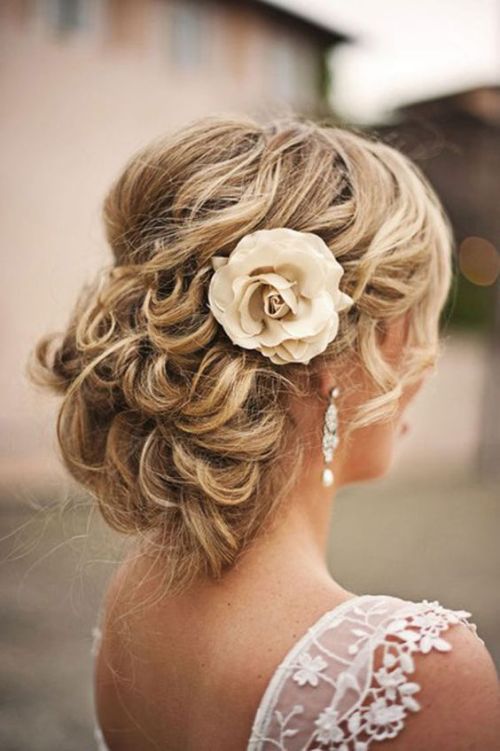 7 Gorgeous Hair Updos