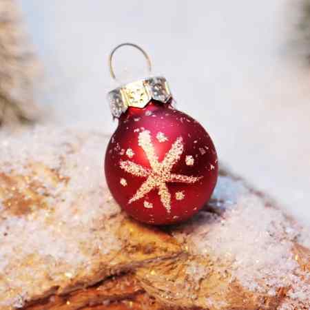 Tis the season that we need Christmas Hashtags! Whether you're posting to show off your #uglysweater or showing off your #christmaslights. We have you covered with a variety of #christmas hashtags!