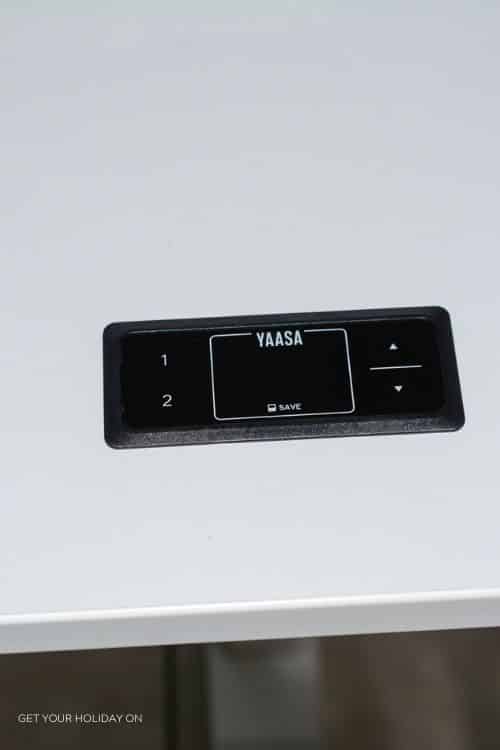 Te best adjustable desk makes it great for a home, dorm, or workspace. Adjust the height on the desk with the click of a button.