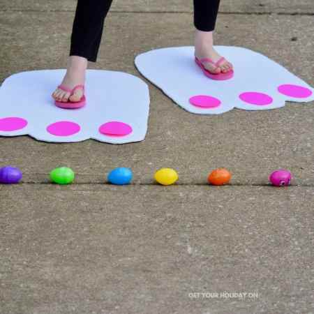 Easter Bunny feet activity game idea for kids!