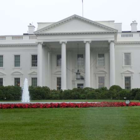 How to Sign Up for the White House Easter Egg Roll!! Plus, President Donald Trump & Melania Trump will be there. #presidenttrump #trump #president #momlife