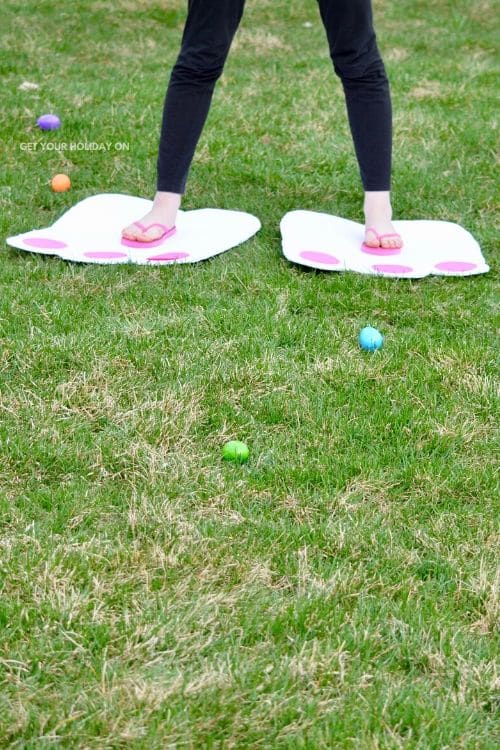EB Hunt idea for Easter. Get your holiday on with this cool idea for kids of all ages. #spring #kiddos