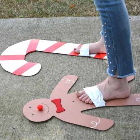 gingerbread craft for kids that you can wear for Christmas!