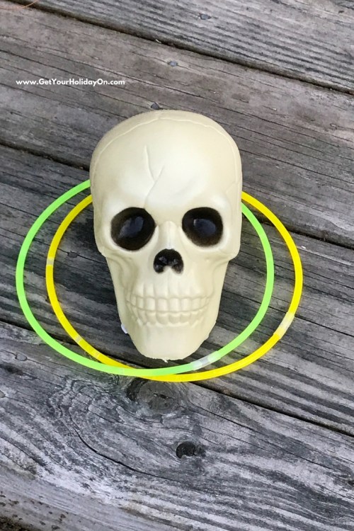 5 Easy & Simple Halloween Games #1 This Glow in the Dark Halloween Skull Party game is simple to make and fun for guests to enjoy! All you need is at least 1 plastic Skull (bought at the Dollar Tree) and glow in the dark necklaces. The cost of this game $2