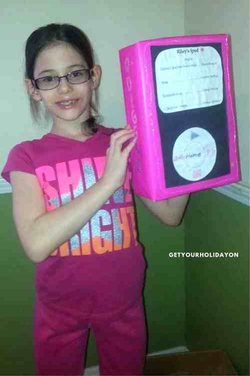 We love Unique Valentine's box ideas! Check out the one for the music lover in your life! iPod Valentine's Day box Riley made out of a cereal box! We always have a ton of cereal boxes! I know some girls that would love to make this! #recycle #ipod #music #diycrafts