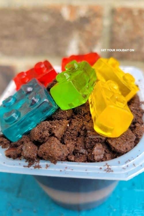 Chocolate pudding dirt cups that are a tasty treat for dessert.