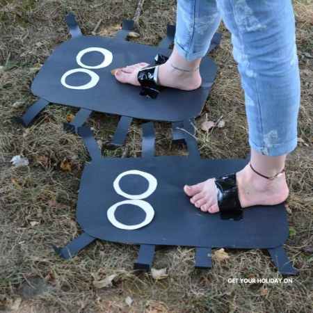 paper spiders that you can cut out of cardboard and put on your feet for silly crafts.
