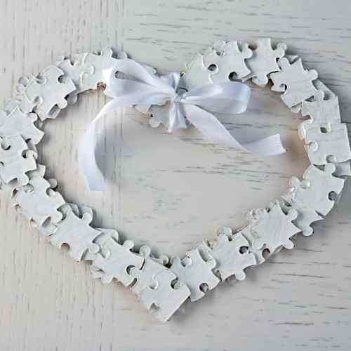 Heart puzzle craft You can make a heart puzzle craft with recycled puzzles on hand by using old puzzles.