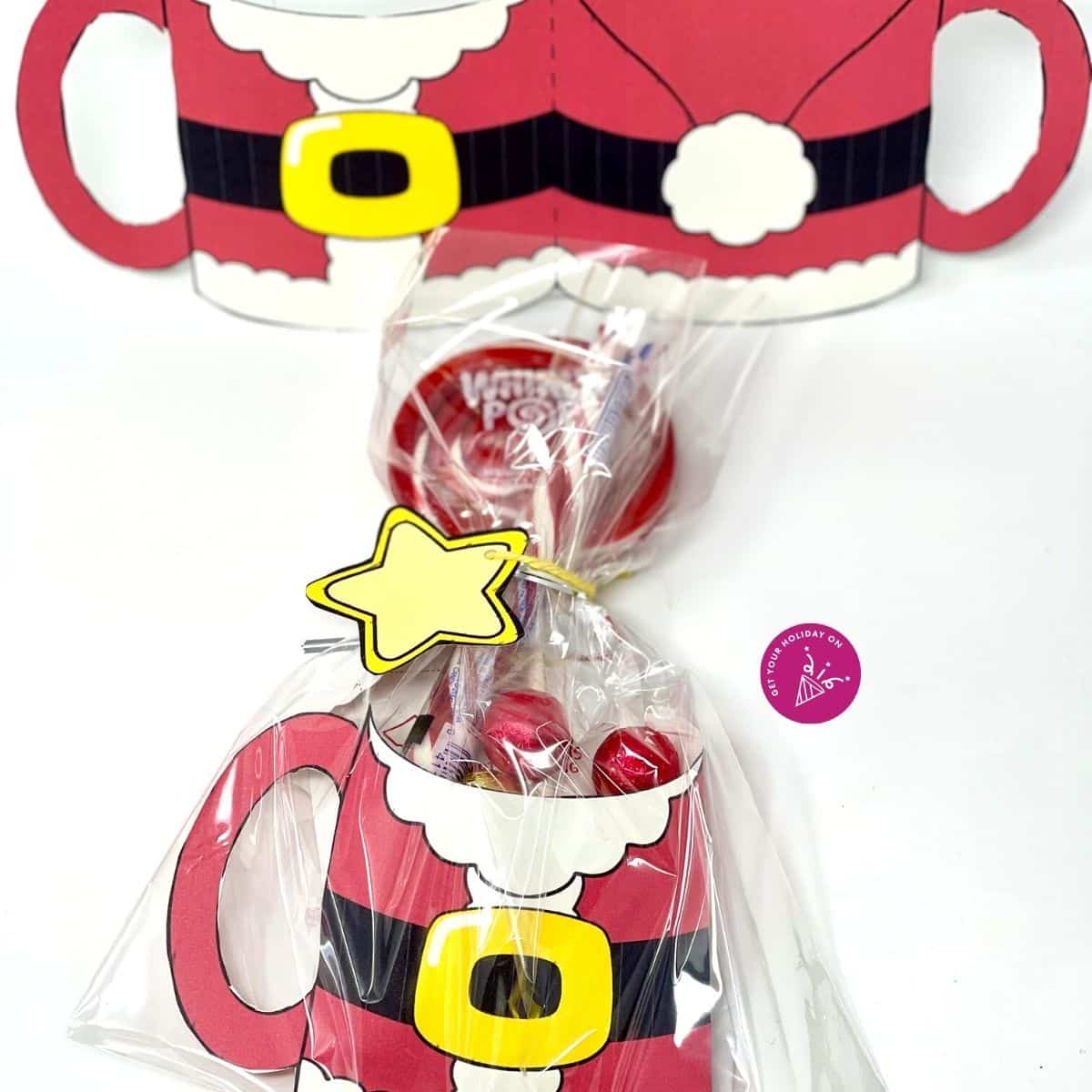 santa mug party favors for kids or adults, diy gifts for Christmas, a fun santa mug idea
