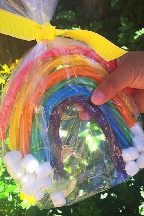 St. Patrick's Day Kids treats Rainbow #crafts #treats #food #momlife