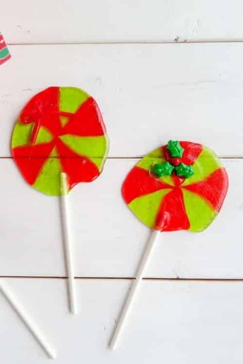 Christmas wreath sucker for kids.