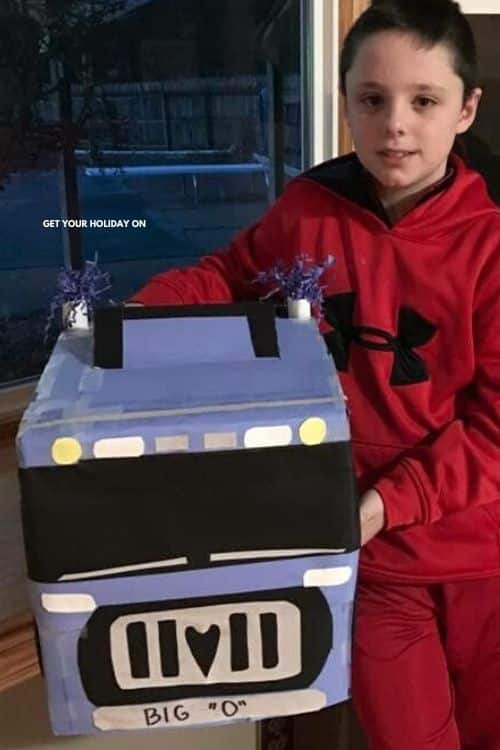Valentine's Day Box Truck Unique Valentines Day Box Truck for boys and girls. #valentinesday #diys #valentinebox #February