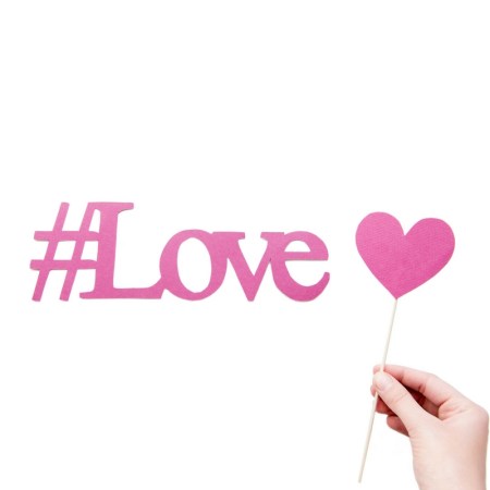 Valentine's Day Hashtags | Instagram | Twitter | Pinterest #hashtag #hashtagging #bloggers #valentinesday