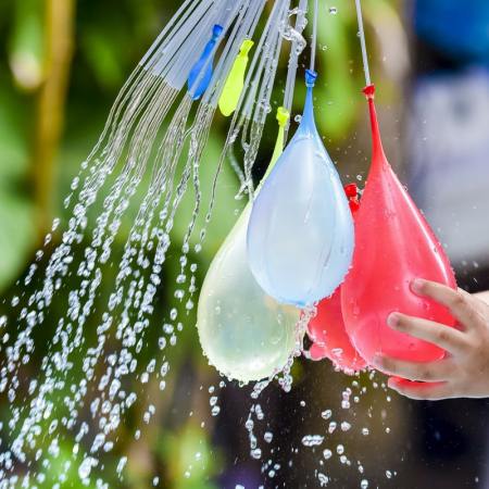How To Make A Water Balloon Fight Easier #momhacks #mom #kids #waterballoons